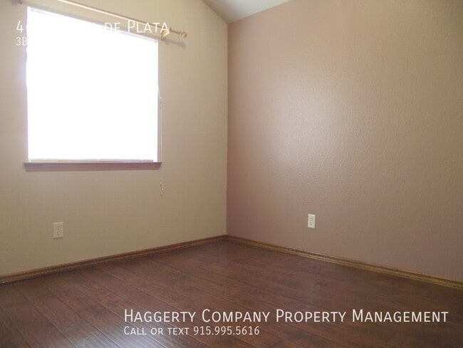 Building Photo - 4605 Loma De Plata Dr