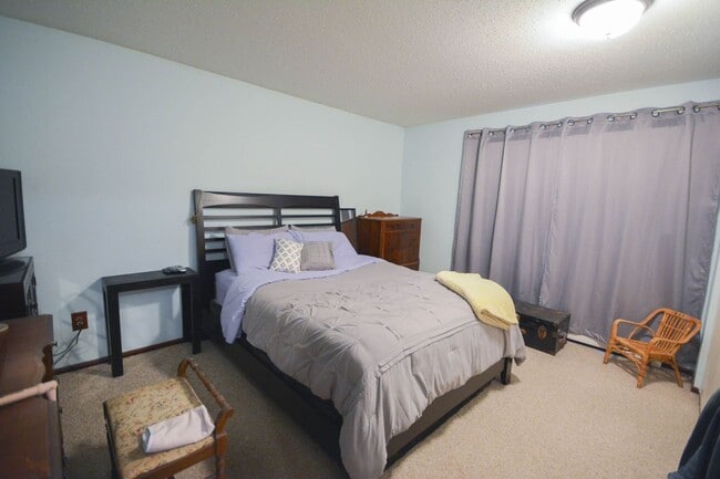 Building Photo - Enjoy the amazing Valhalla amenities witho...