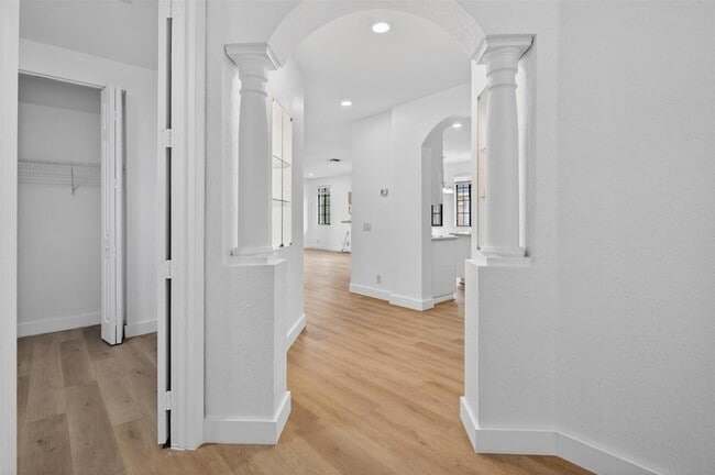 Building Photo - 2678 Center Ct Dr