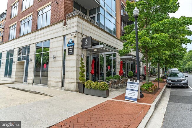 Building Photo - 2200 N Westmoreland St