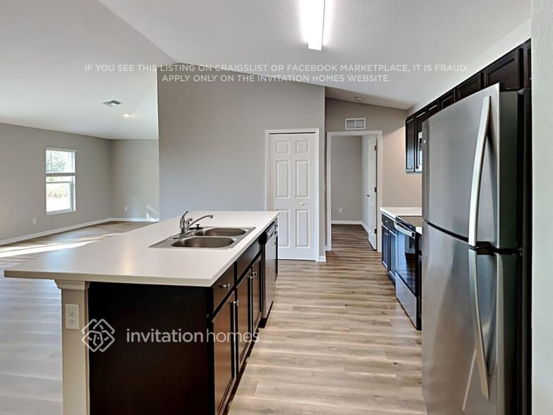 Building Photo - 104 Allworthy St