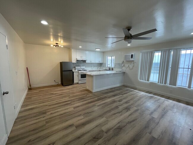 Building Photo - 1419 Bates Ave