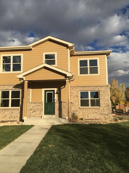 end unit - 11625 W 62nd Pl