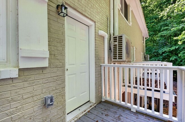 Building Photo - Newly Renovated Bolin Creek Commons Condos!