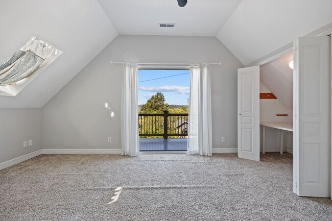 Building Photo - 2720 Sq. Ft. Character Home in downtown Ol...
