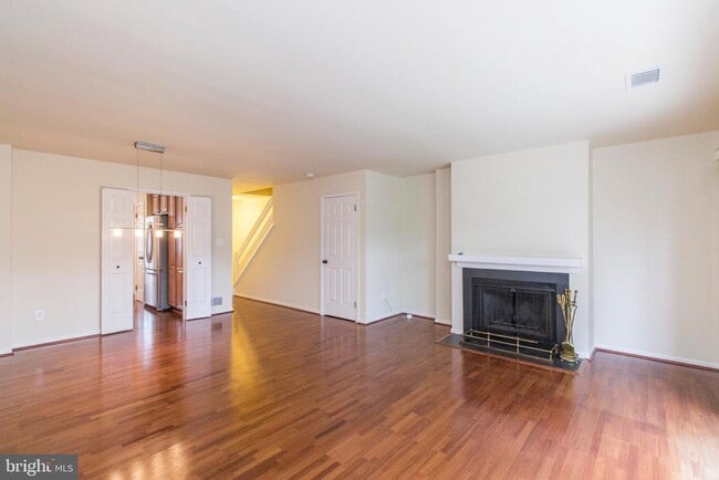 Building Photo - 50 Woodside Rd