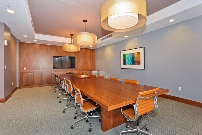 Building Photo - 1555 Kapiolani Blvd