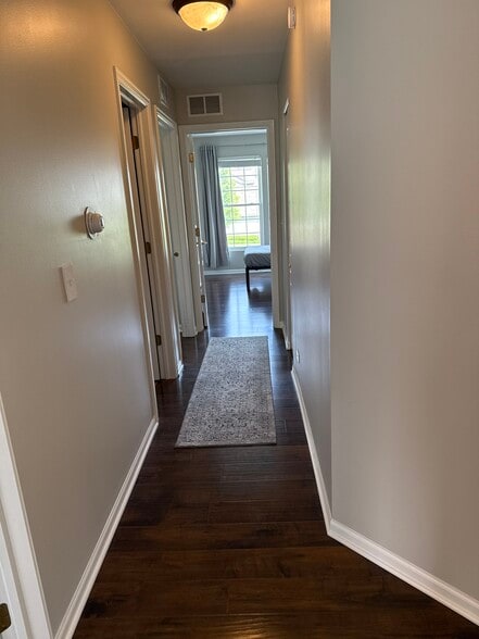 Hallway - 3157 Bromley Ln