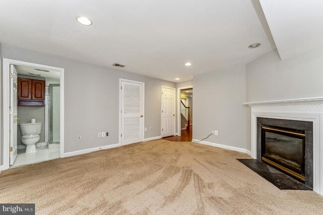Building Photo - 4273 Upper Park Dr