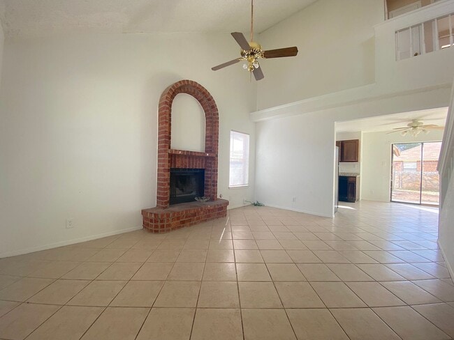 Building Photo - Northeast El Paso 3 Bed Refrig A/C