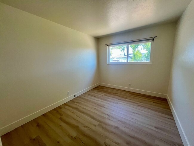 Building Photo - Lynbrook house ready now! $5075