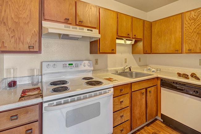 The Alaskan Apartments - Kitchen - The Alaskan
