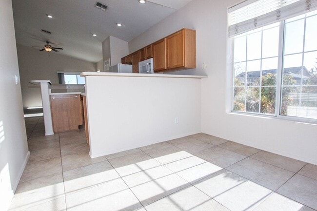 Building Photo - Pronghorn Ranch Amenities