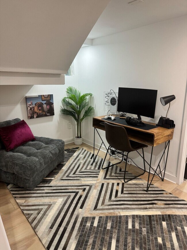 Building Photo - 25 N Rose Blvd