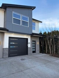 Building Photo - Modern Living Duplex in Keizer