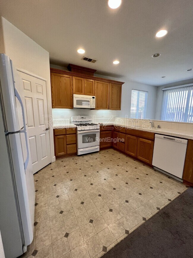 Building Photo - 459 Jacobs Dr