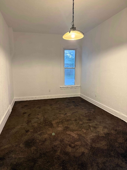 Building Photo - 347 Parker Ave