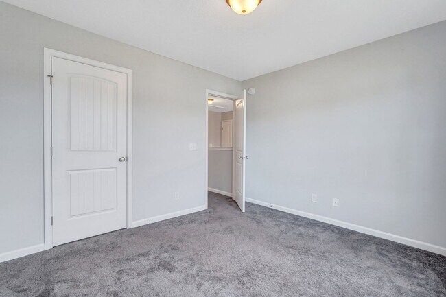 Building Photo - COMING EARLY JUNE 2026! (Pet Friendly)