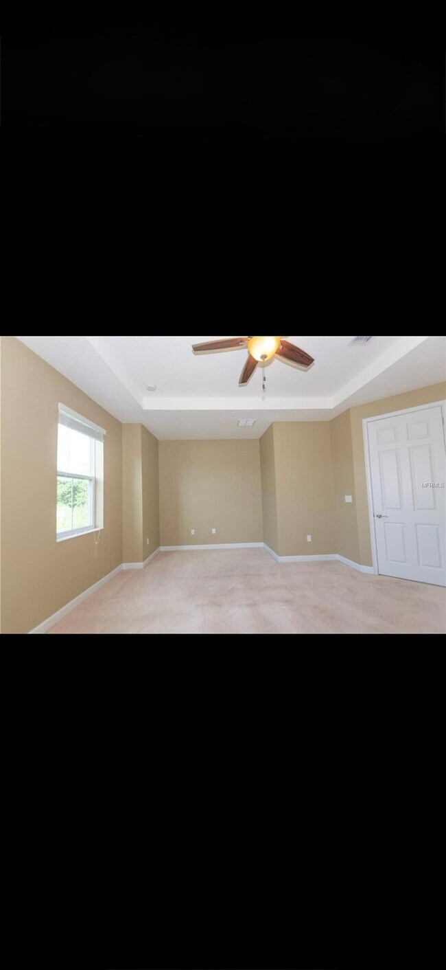Building Photo - 649 Hangnest Ln
