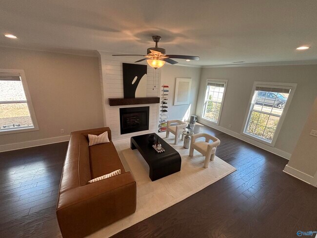 Building Photo - 109 Pitalo St