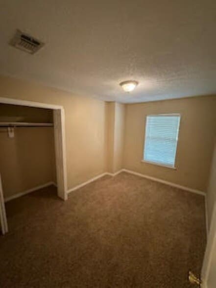 Building Photo - 9540 Laa La Way