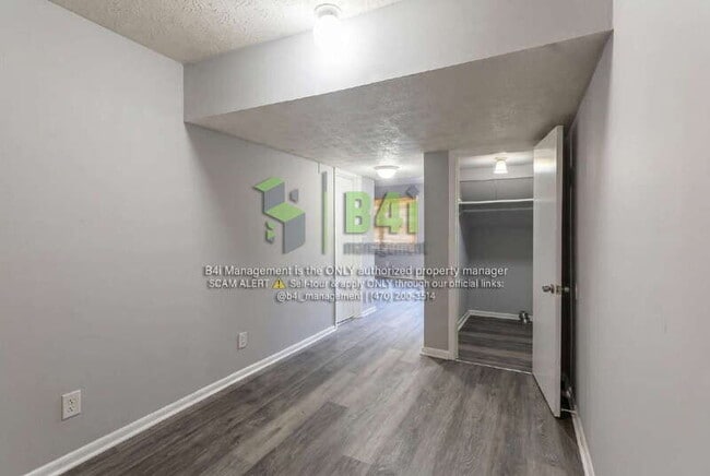 Building Photo - 1010 Sexton Dr
