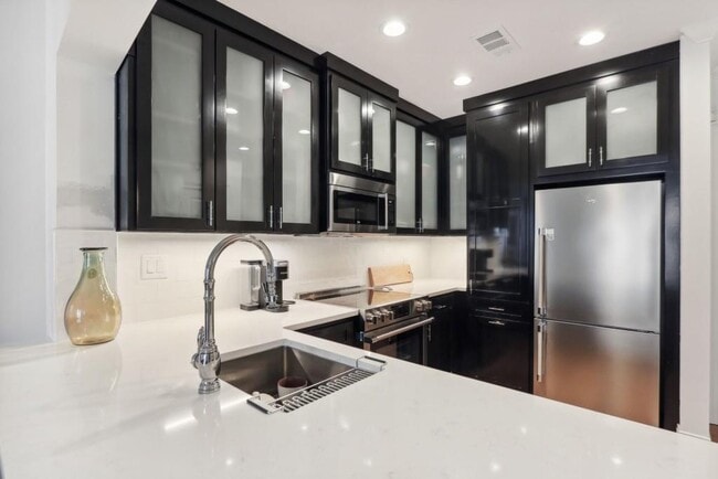 Building Photo - 2277/2255 Peachtree Rd NE