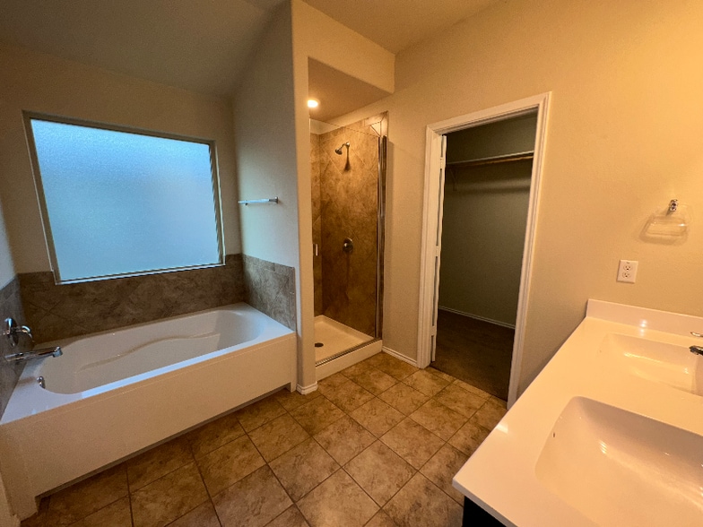 Building Photo - 2809 Skinner Dr