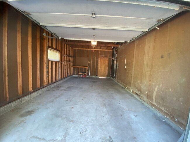 Building Photo - Charming 3-Bed, 2-Bath Home in North Fargo