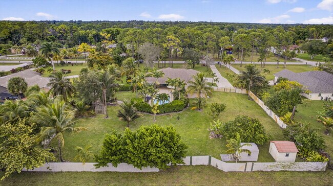 Building Photo - 11646 63rd Ln N