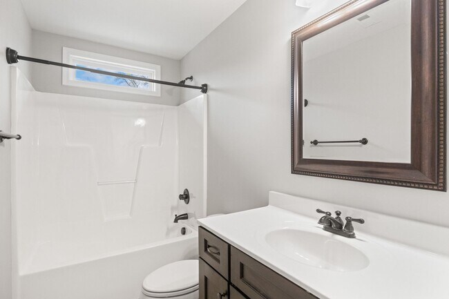Building Photo - Spacious Home near Downtown Apex!