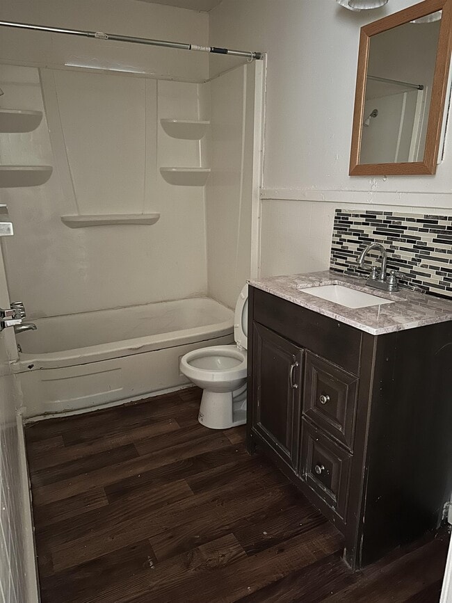 Building Photo - 2404 Knox Dr