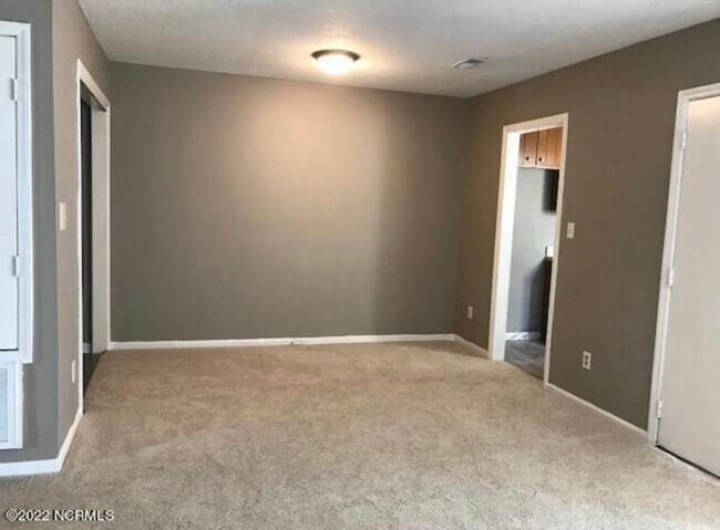 Building Photo - 3704 Nealshire Dr NW