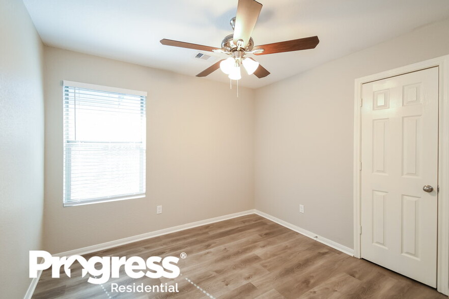 Building Photo - 135 Tonkawa Canyon Dr