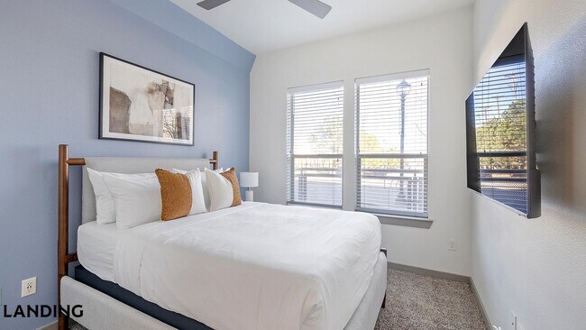 Building Photo - 101 S Center St