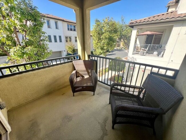 Building Photo - Resort-Style Living with Private Balcony Near Community Pools