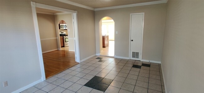 Building Photo - 7207 Raton St