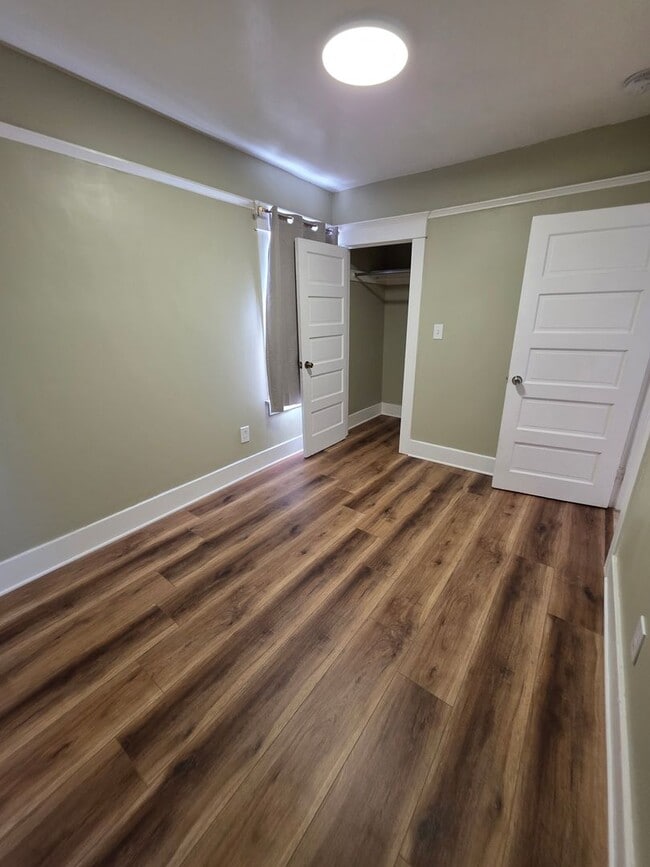 Building Photo - MUST SEE! Beautiful Home