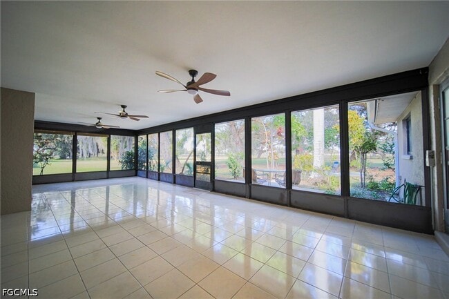 Building Photo - 1250 Riverbend Dr