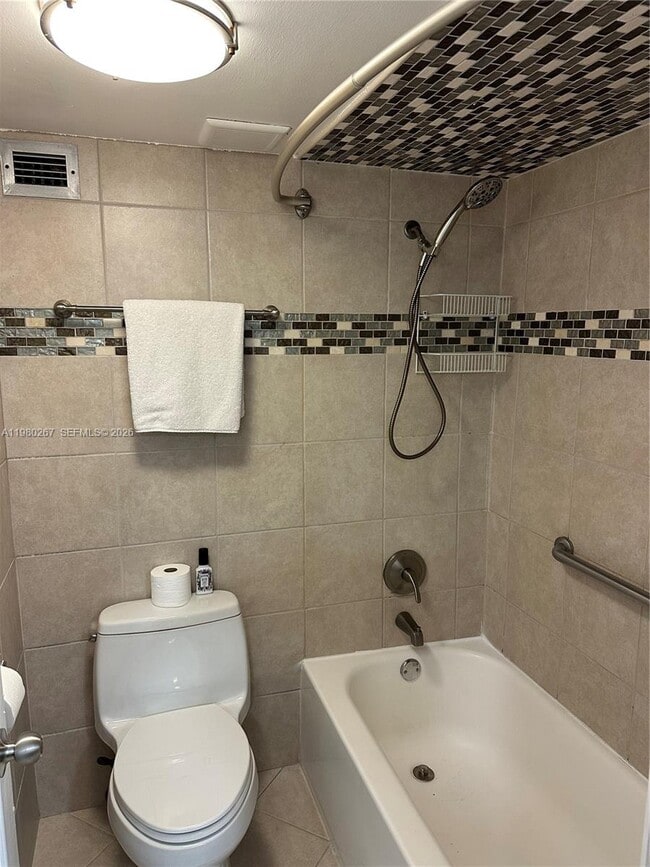 Building Photo - 6039 Collins Ave