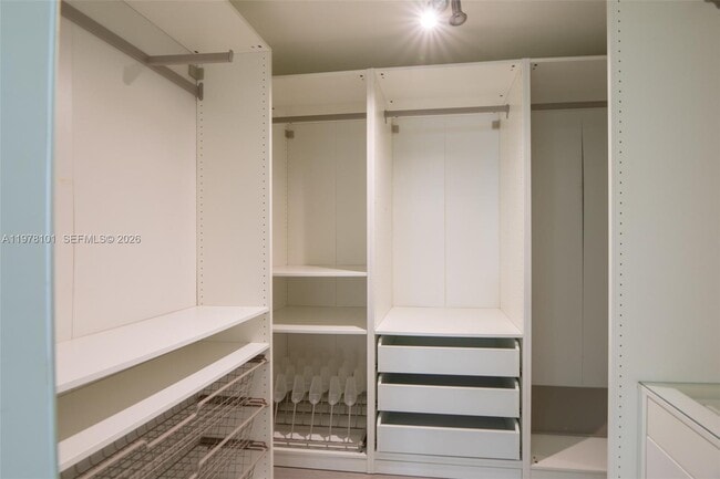 Building Photo - 161 Crandon Blvd