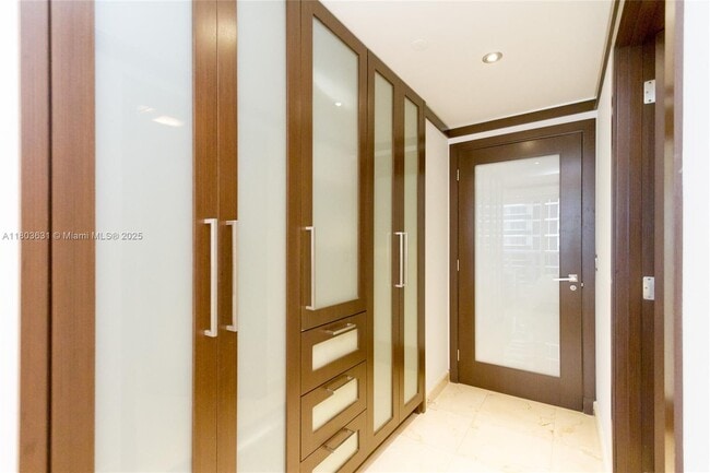 Building Photo - 4775 Collins Ave