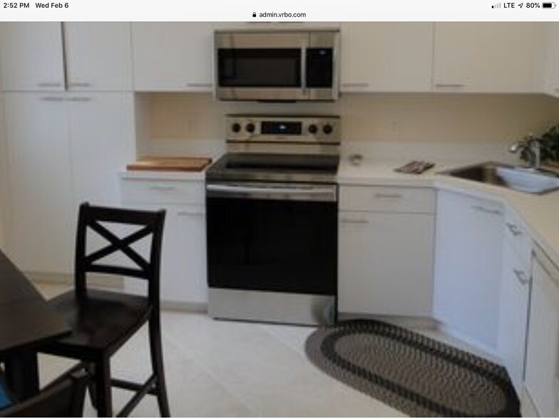 Large spacious eat-in kitchen with lots of storage and updated appliances. - 5265 Brisata Circle