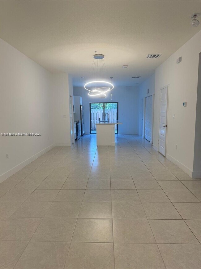 Building Photo - 8195 NW 104th Ave