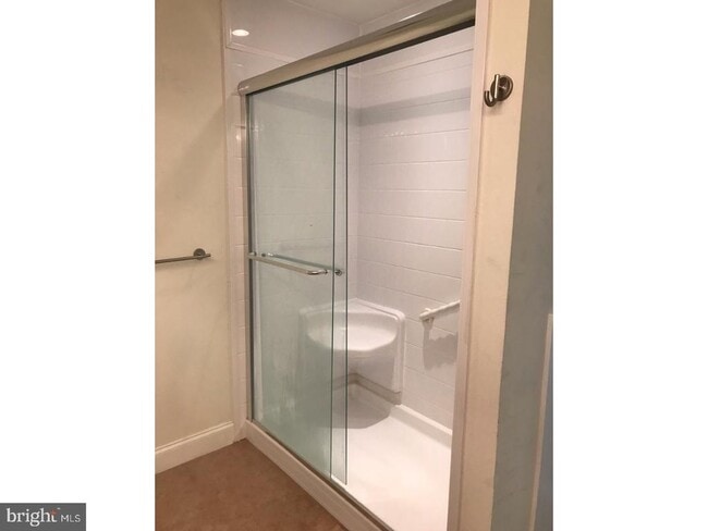 Building Photo - 5215 Le Parc Dr