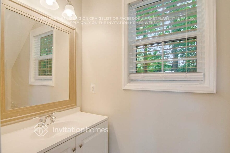 Building Photo - 3706 Wyndcliff Court