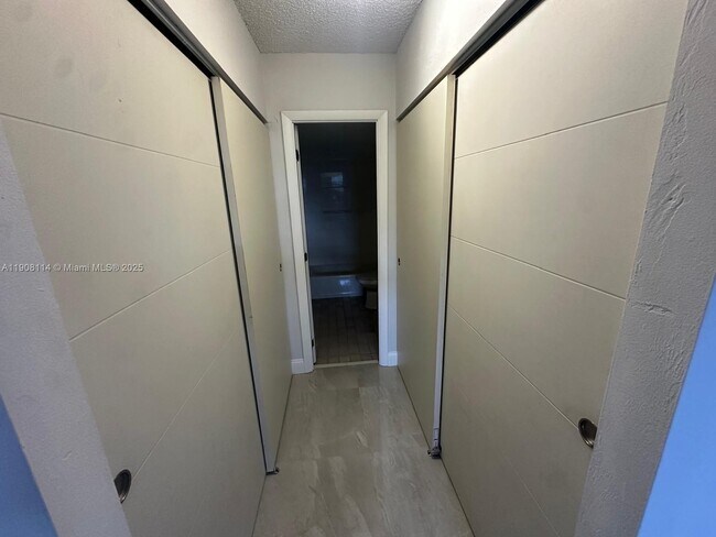 Building Photo - 2450 NE 135th St