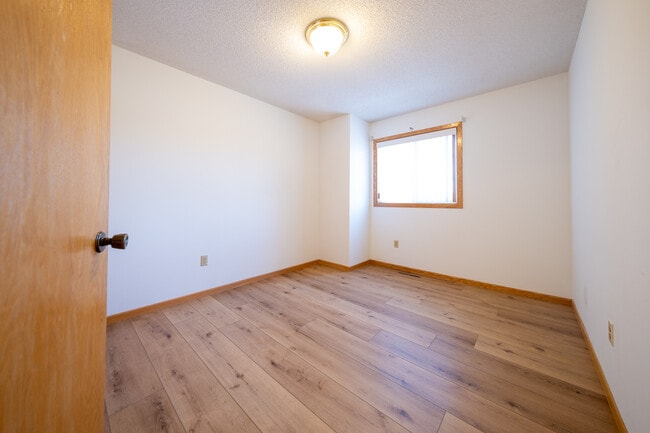 Building Photo - 1896 Sapphire Pt