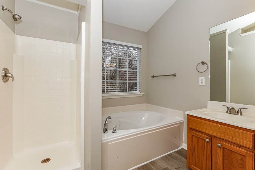 Building Photo - 2907 Churchill Ln