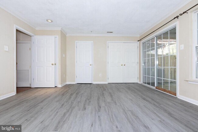 Building Photo - 8213 Brooktree St